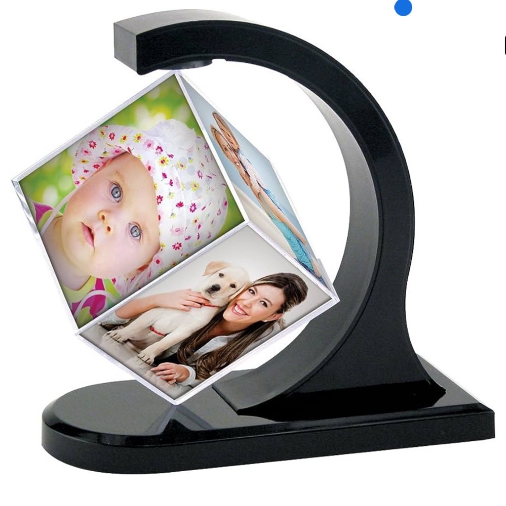 NWT Floating Magnet Photo Cube